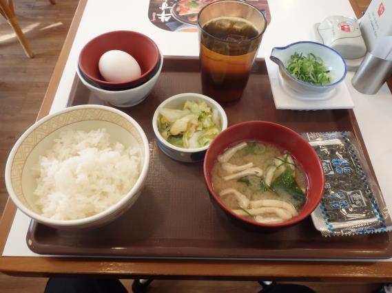 すき家の納豆定食　　　　　西宮今津巽店_c0118393_18323732.jpg