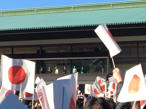 イヌが人を見るときイヌは人になる_b0213435_23503608.jpg