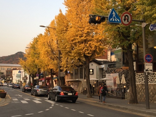 2017年11月ソウル旅行⑨ ２日目 おやつに広蔵市場の麻薬キンパッと三清洞散策☆_a0158241_22064559.jpg