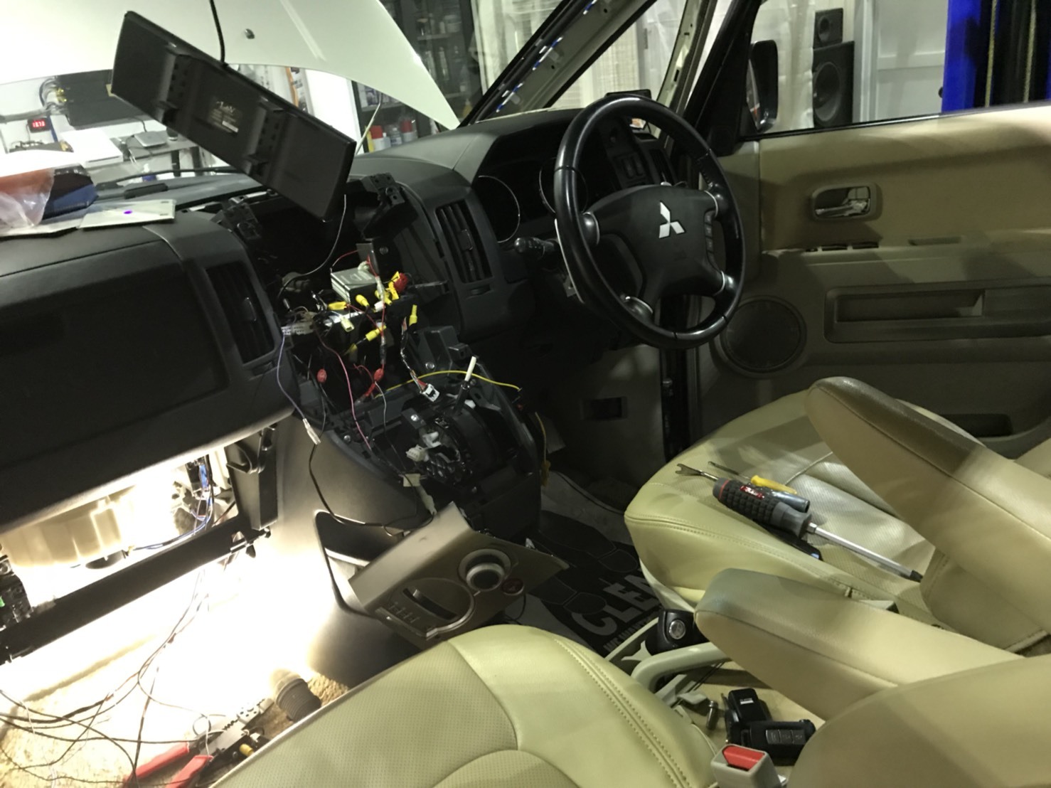 12月25(月)トミーベース カスタムブログ☆ナビゲーター ハマーH2 デリカ納車☆_b0127002_11572680.jpg