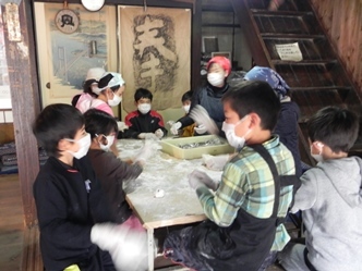 坂本屋の餅つき 2017_f0213825_08222191.jpg