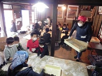 坂本屋の餅つき 2017_f0213825_08280946.jpg
