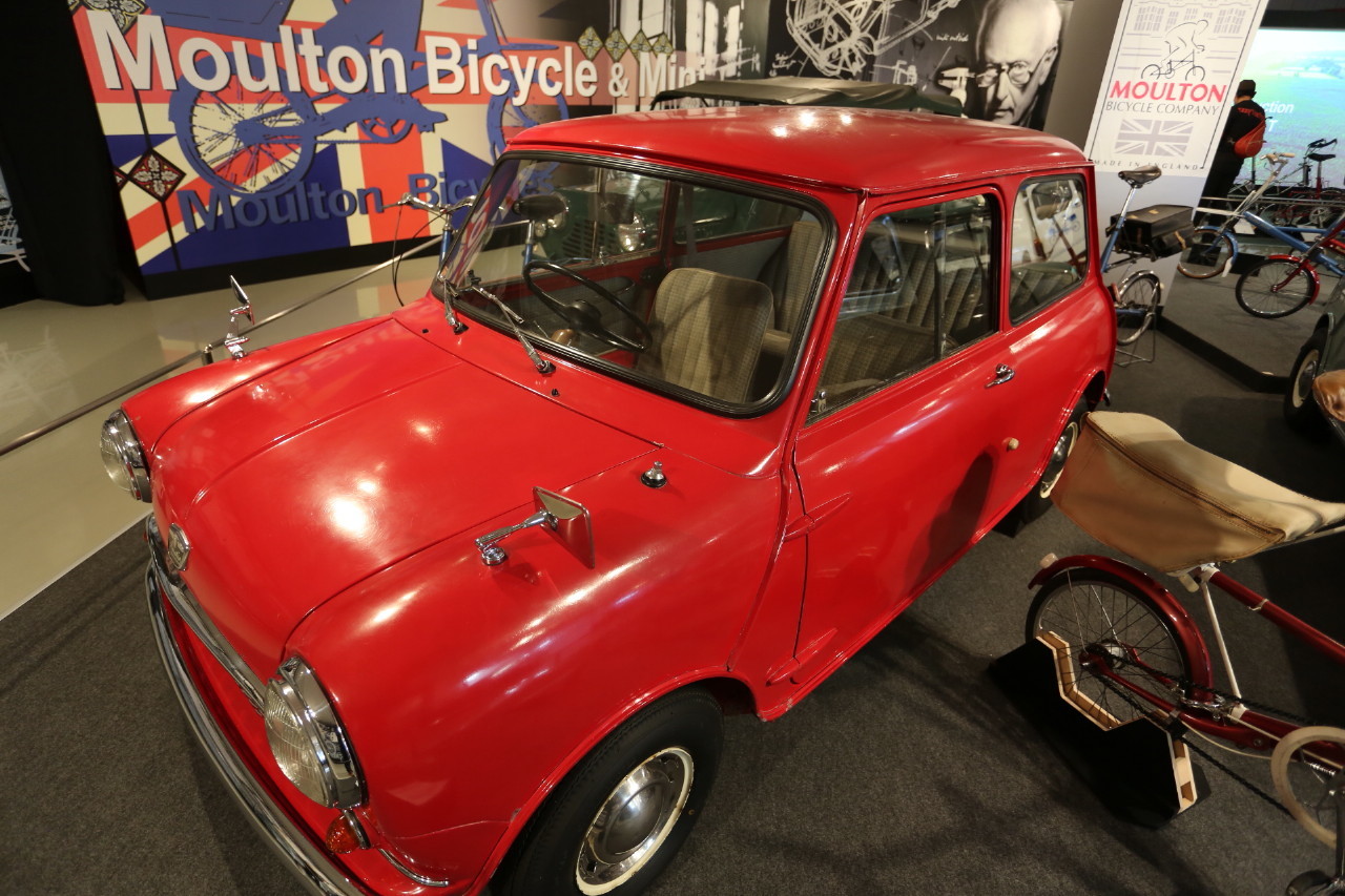 Moulton Bicycle & Mini 展 2017_b0078651_02175214.jpg