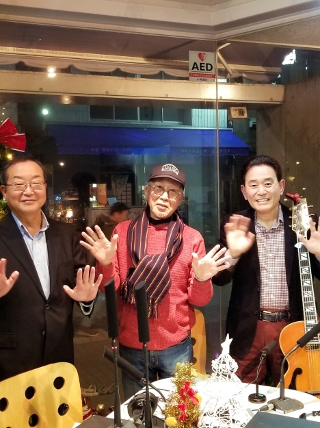 さあ!今日はクリスマスディナー。🎵😃本番❗_e0119092_08412699.jpg