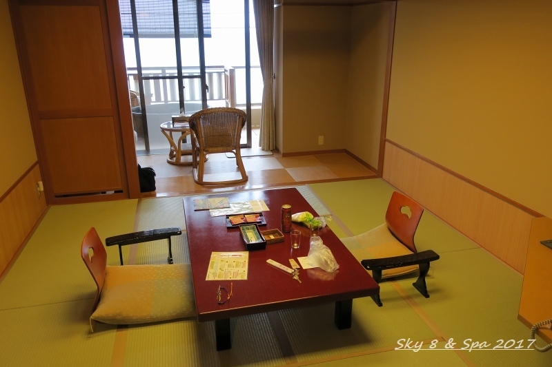 ◇ 東伊豆へ、その2 「片瀬館 ひいな」へ 客室編（2017年10月） : 空と 