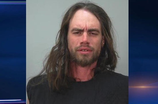 男がクリスマス ソングにキレて店員にビール瓶を投げる 帰ってきた モンクアル