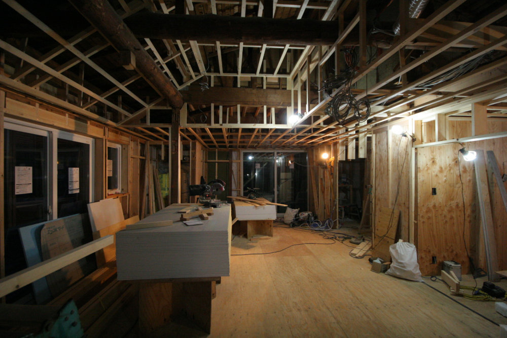 小屋梁を空間のアクセントに_b0349892_06515698.jpg