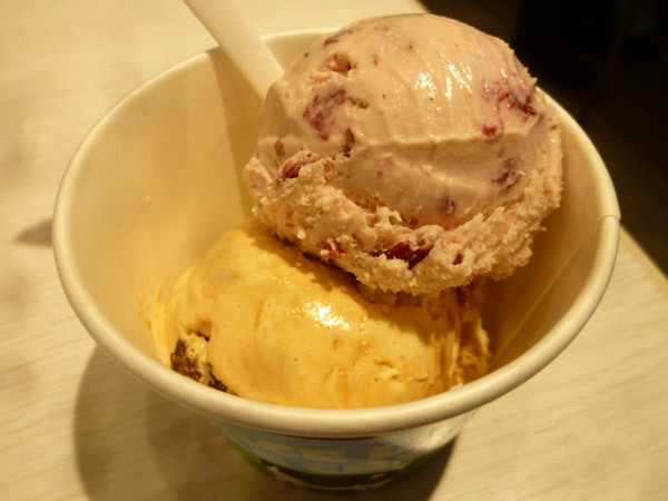 【閉店】Ben & Jerry\'s (ベン&ジェリーズ) 表参道ヒルズ店_c0152767_21261296.jpg
