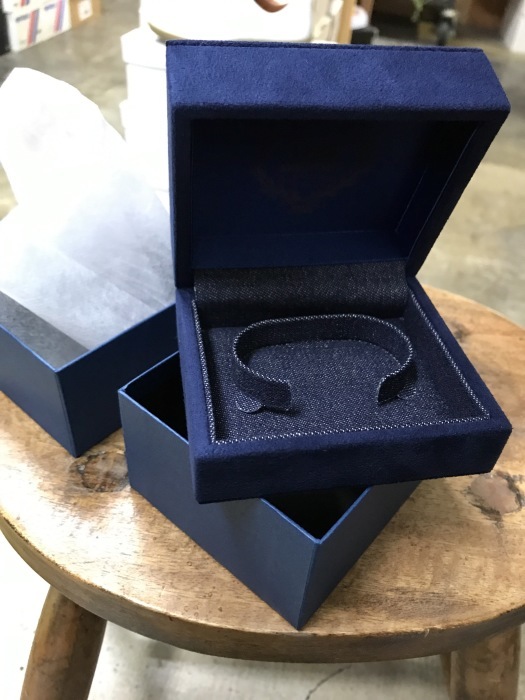 FULL COUNT・25周年記念ITEM 。。。RIVET BANGLE!★!_d0152280_05061146.jpg