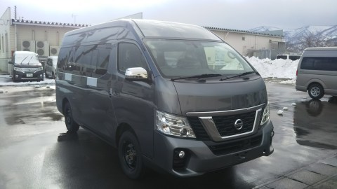 日産 NV350キャラバン キャンピング特装 上級仕様 4WD ベース車入庫しました。_a0160006_13352819.jpg