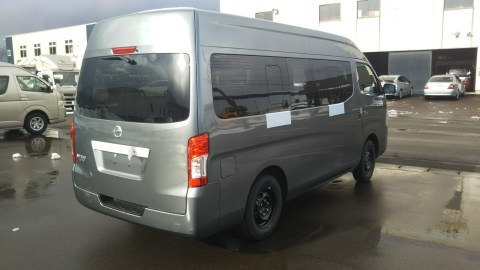 日産 NV350キャラバン キャンピング特装 上級仕様 4WD ベース車入庫しました。_a0160006_13362502.jpg