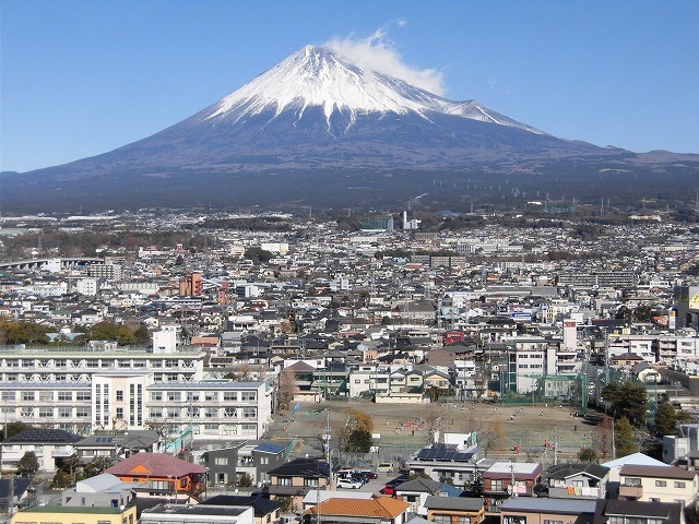 今年こそは晴れて富士山と「いただきへの、はじまり」の街　富士市を日本中の方に見ていただきたい　近づく富士山女子駅伝_f0141310_07344473.jpg