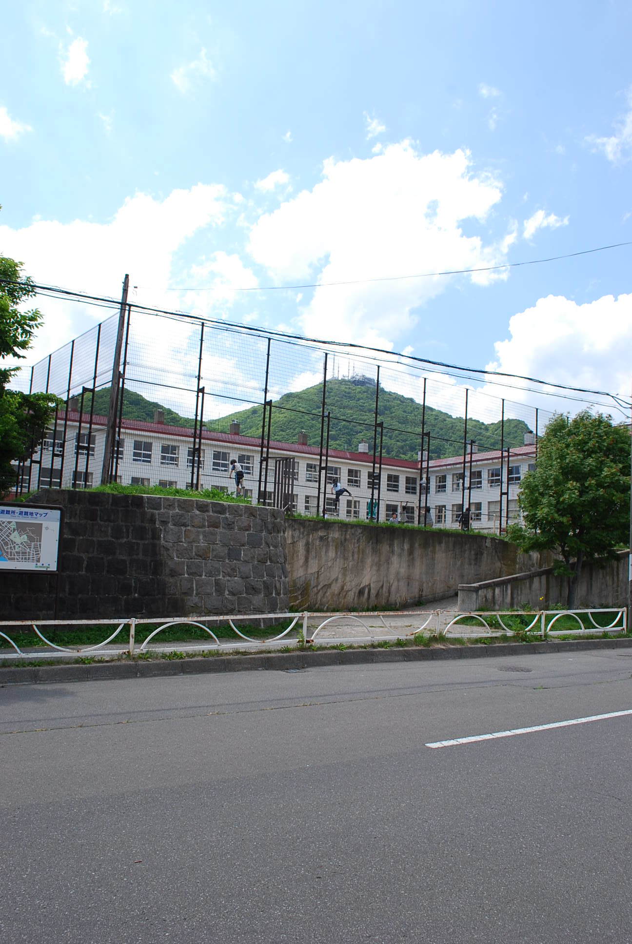 函館市立青柳小学校(函館の建築再訪)_f0142606_10045168.jpg