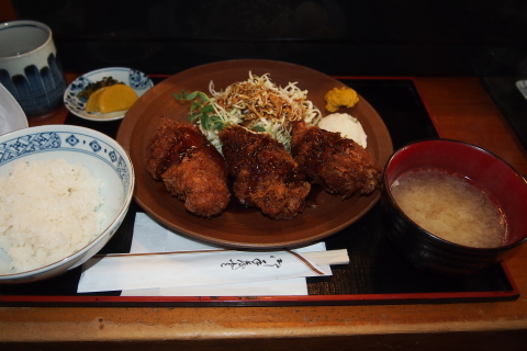恒例の小網神社へ行く。三友で爆弾牡蠣フライランチを食べる!_a0240026_17561706.jpg