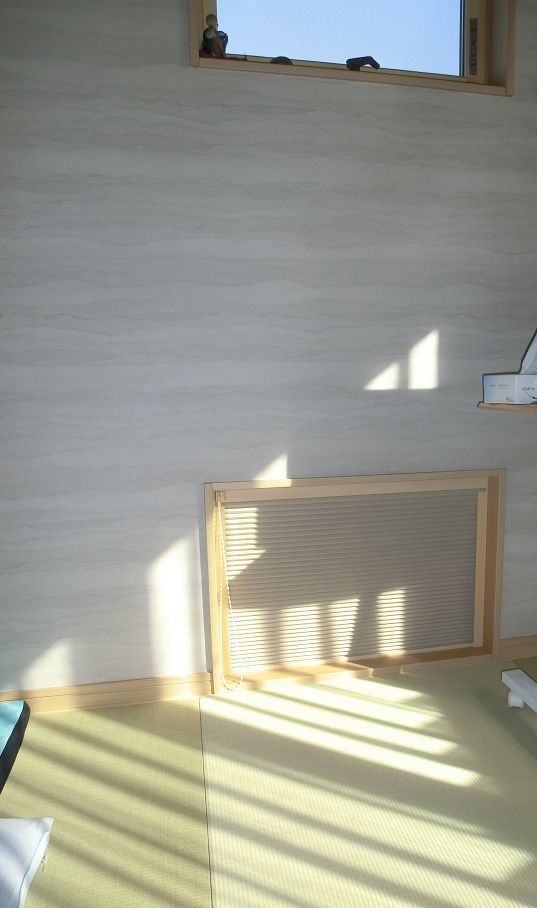 お住まいになって分かったこと、地窓が・・・・_e0133255_18143215.jpg