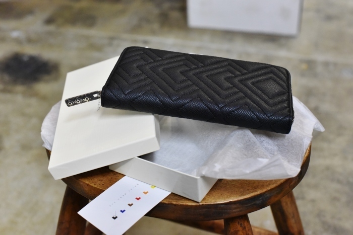 本日・先ほど入荷です・Free 枠・お初です!! Fenomeno Round Zip Wallet By Tsunai Haiya_d0152280_16272031.jpg
