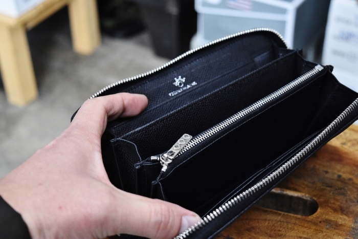 本日・先ほど入荷です・Free 枠・お初です!! Fenomeno Round Zip Wallet By Tsunai Haiya_d0152280_16382246.jpg