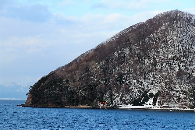 藤田八束の鉄道写真＠青い森鉄道浅虫温泉駅からの写真撮影・・・浮島、冠雪の鉄道写真・貨物列車写真_d0181492_22302843.jpg