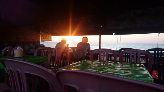 ロビナで夕陽を見に行く @ Pantai Penimbangan, Jl. Yeh Mumbul (\'17年9月)_d0368045_5111718.jpg