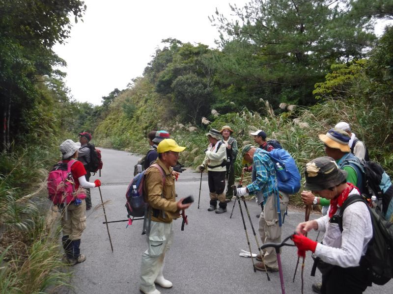 与那覇岳～伊湯岳～玉辻山　縦走_d0006512_17374336.jpg