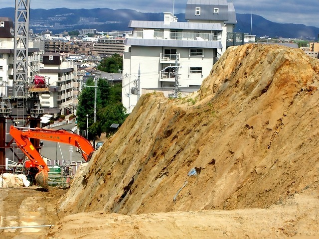 地盤調査前に実施された「トレンチ」調査報告　２２_a0352655_21243757.jpg