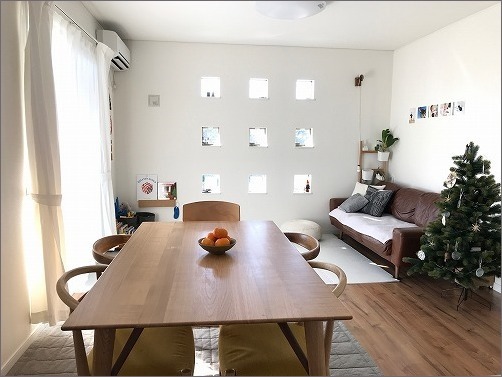 【 ダイニングテーブルの配置変え 】_c0199166_01590473.jpg