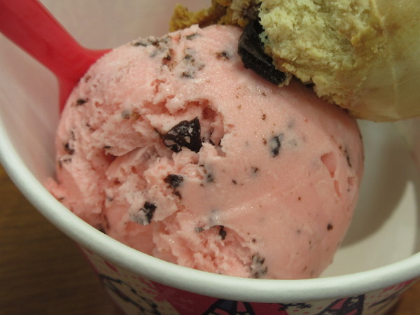 サーティワンアイスクリーム 池袋店_c0152767_20162987.jpg
