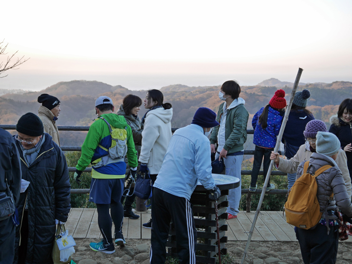 六国見山から新年明けましておめでとうございます2018元旦_c0014967_95644.jpg
