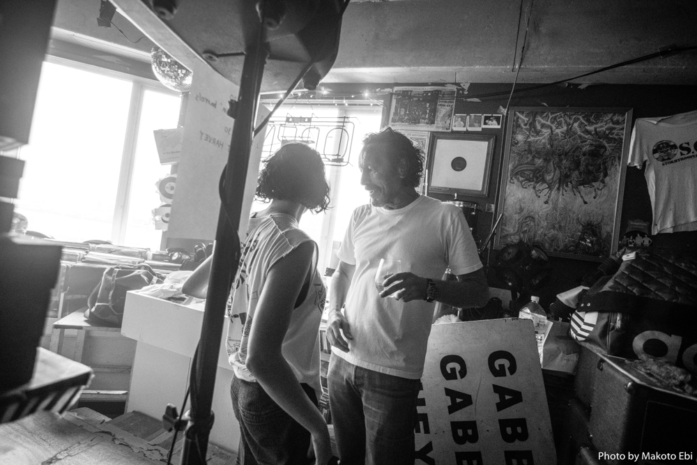 DJ HARVEY Special Sunrise Session 2017の写真が写真家 EBI MAKOTOから到着！！！ _d0106911_18294939.jpg
