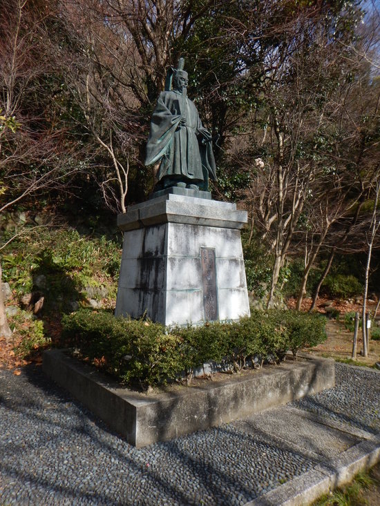 日牟禮八幡宮の初詣と八幡山登頂_d0231858_1593244.jpg