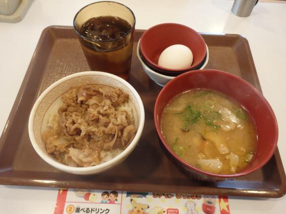 すき家の牛丼ミニ＋とん汁たまごセット　　　　西宮今津巽店_c0118393_11473135.jpg