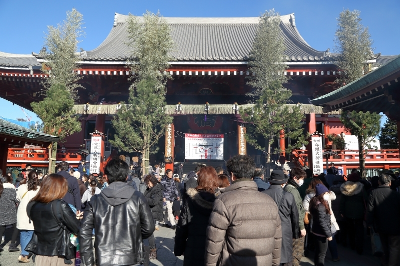 １月３日の浅草寺。一緒に初詣の気分になって写真を１０枚ご覧下さい。_b0291402_15362548.jpg