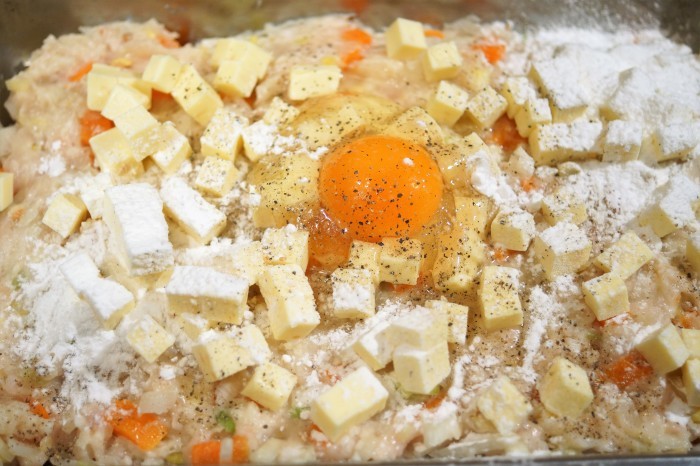 ■おもてなしクリスマス料理続編【⑯ダブルチーズと大葉入りの鶏つくねバーグ】餡かけスタイルです♪_b0033423_20572735.jpg