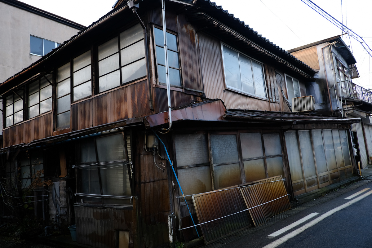 越の旅路に~22 三条市四日町 その2_c0084666_16290755.jpg