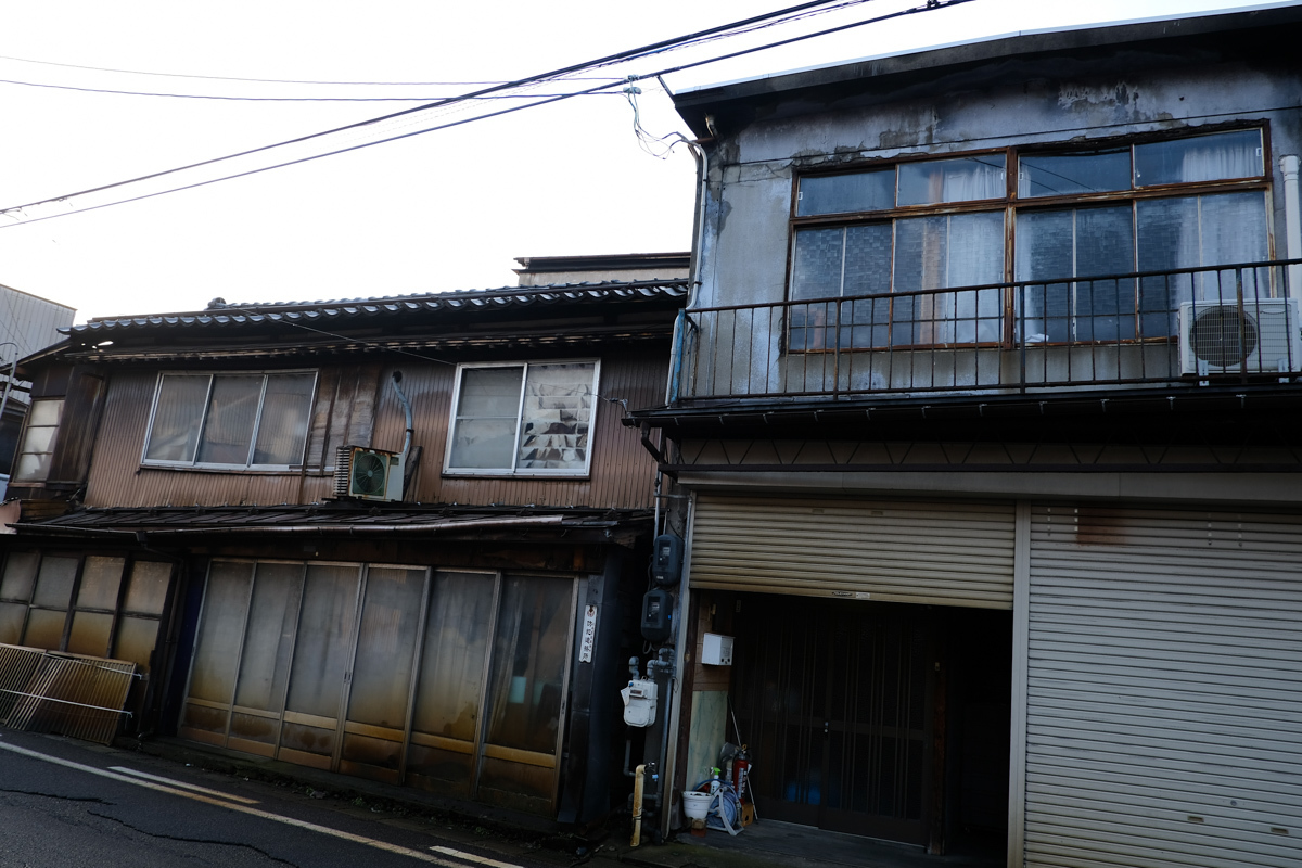 越の旅路に~22 三条市四日町 その2_c0084666_16290940.jpg