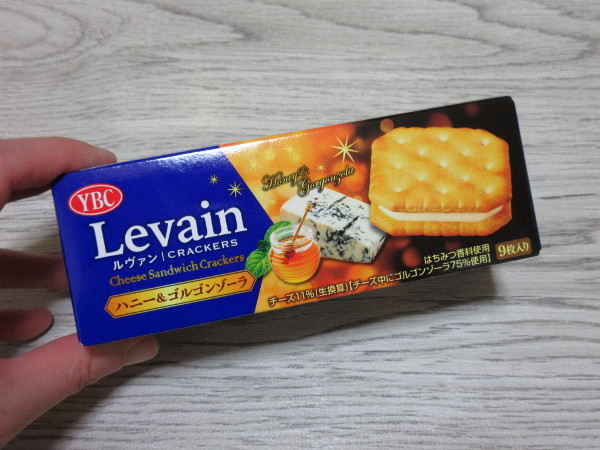 【ヤマザキビスケット株式会社】Levain(ルヴァン)ハニー&ゴルゴンゾーラ_c0152767_21170080.jpg