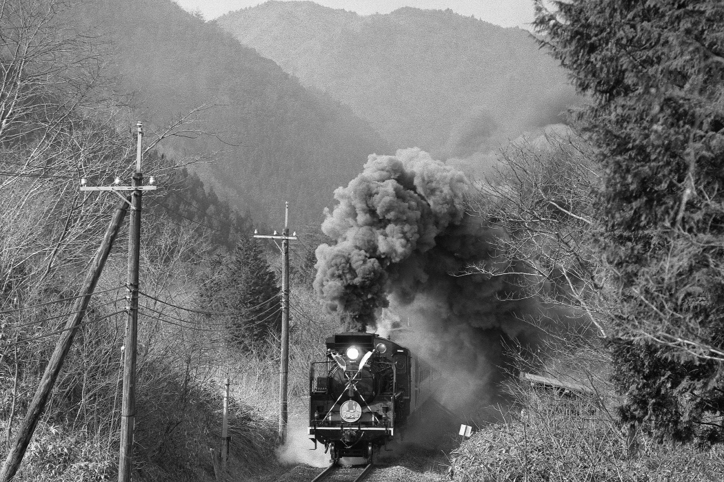 日章旗掲げて汽車が峠を登る - 山口線・1987年 -_b0190710_22130847.jpg