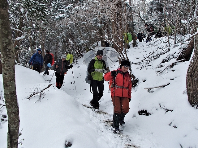 恒例愛宕山初詣登山_b0044663_14575798.jpg