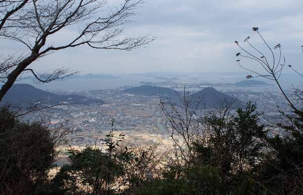 飯野山登山（自転車で行ってきました）_a0133211_22075666.jpg