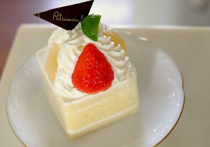 「昔の味とおんなじだった!リビドーのショートケーキ」_a0000029_11312515.jpg
