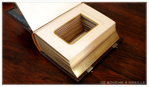 album de photos en cuir 聖書・古書のようなフォトアルバム フランスアンティーク_d0184921_14042628.jpg