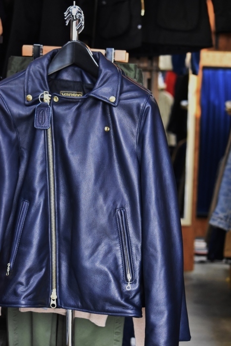 大人の着方(^^♪ Vanson ・・・ C2 LEATHER RAIDERS JACKET!★!_d0152280_12435588.jpg