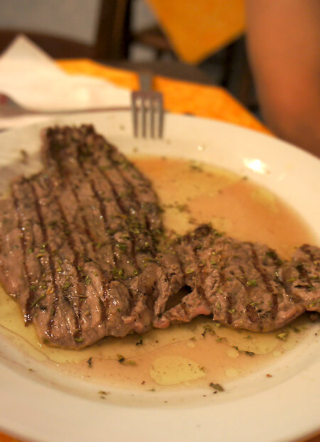カターニア2. 象の伝説の影に名物の馬肉あり?!_f0205783_12441741.jpg