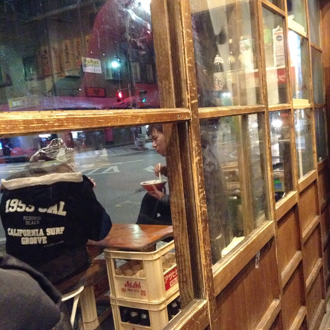 中華そばが美味い朝5時までやっている四日市の立ち飲みヤマコー 線路マニアでアコースティックなギタリスト竹内いちろ 三重 四日市 中華そばが美味い朝5時までやっている四日市の立ち飲みヤマコー 線路マニアでアコースティックなギタリスト竹内いちろ 三重 四日市
