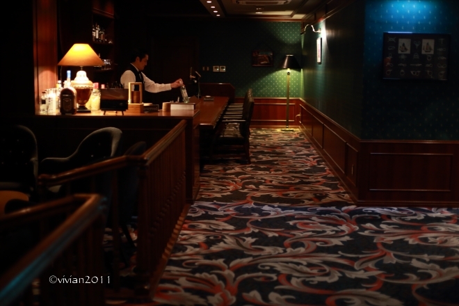 英国調バー ビッグベン ~静かな夜に乾杯~_e0227942_23003847.jpg
