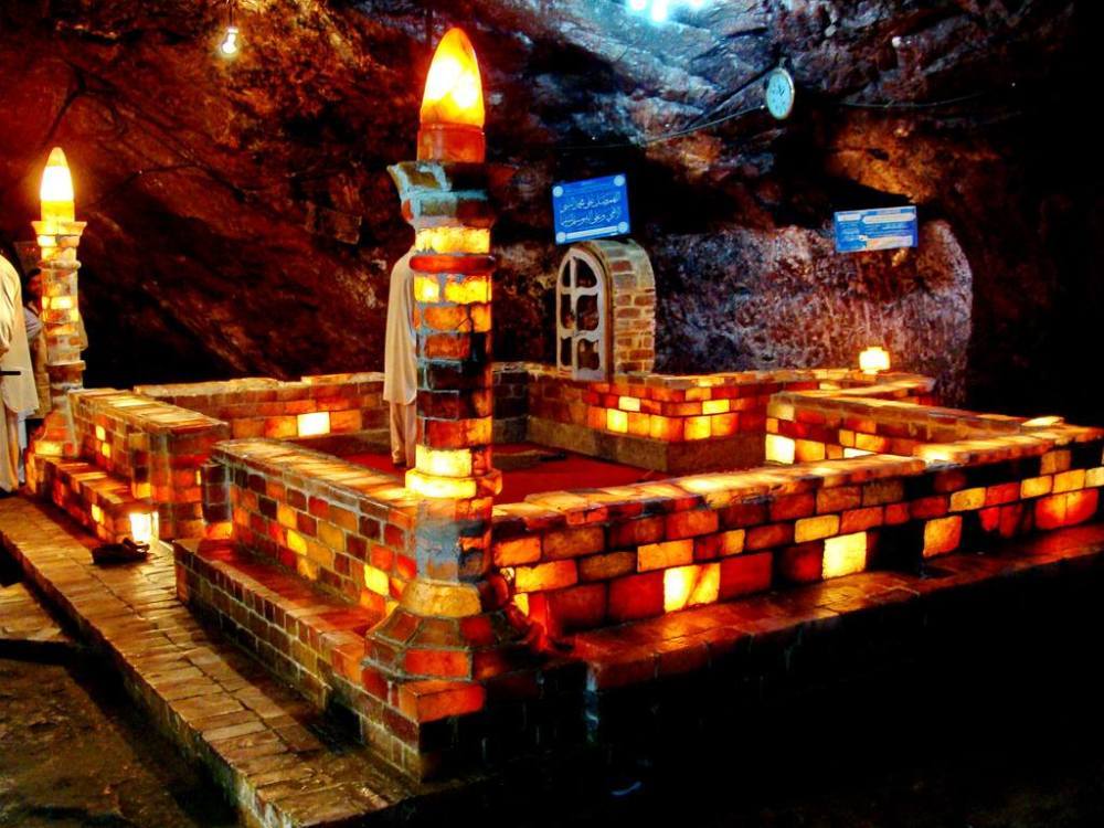 世界最大級の岩塩鉱　ヒマラヤのピンクの塩　パキスタン_d0106555_09402982.jpg
