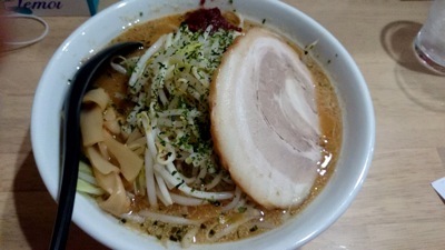 MONCHAN RAMEN SHUN_e0140496_21391704.jpg