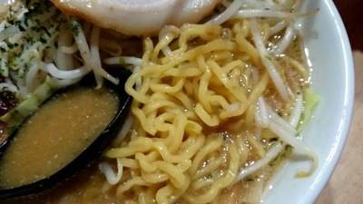 MONCHAN RAMEN SHUN_e0140496_21392808.jpg