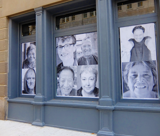 いかにもニューヨークらしい「顔写真」街角アート #insideoutproject_b0007805_23434534.jpg