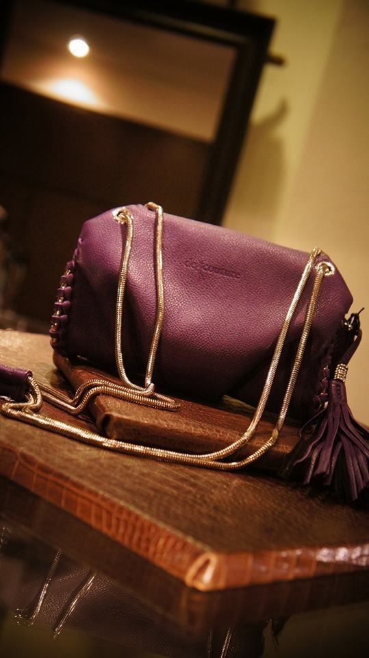my favorite leatherchainbag!!_b0115615_16455718.jpg